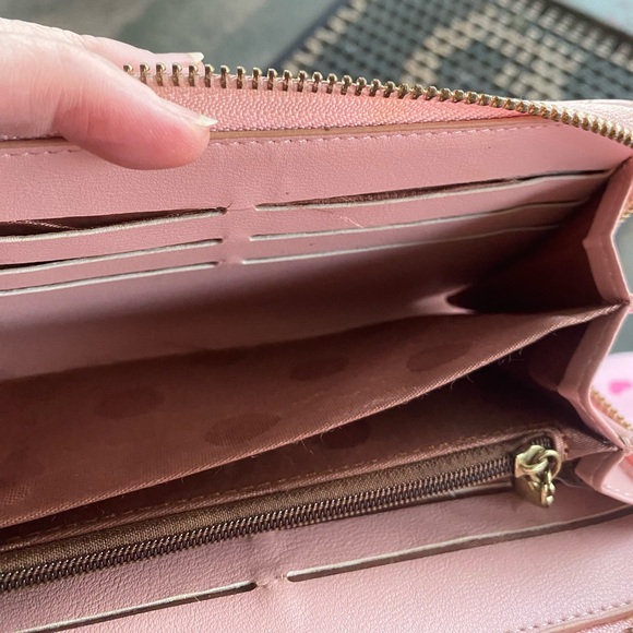 NWOT FOREVER YOUNG ZIP WALLET - Picture 5 of 10